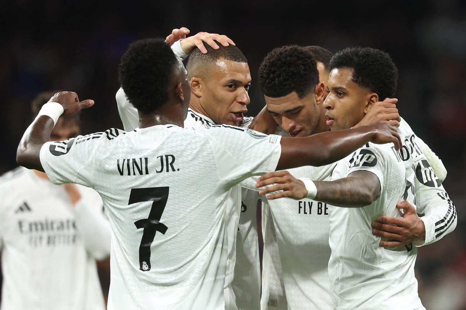Người chơi Real Madrid và sức hút của những ngôi sao bóng đá hàng đầu thế giới Người chơi Real Madrid và sức hút của những ngôi sao bóng đá hàng đầu thế giới